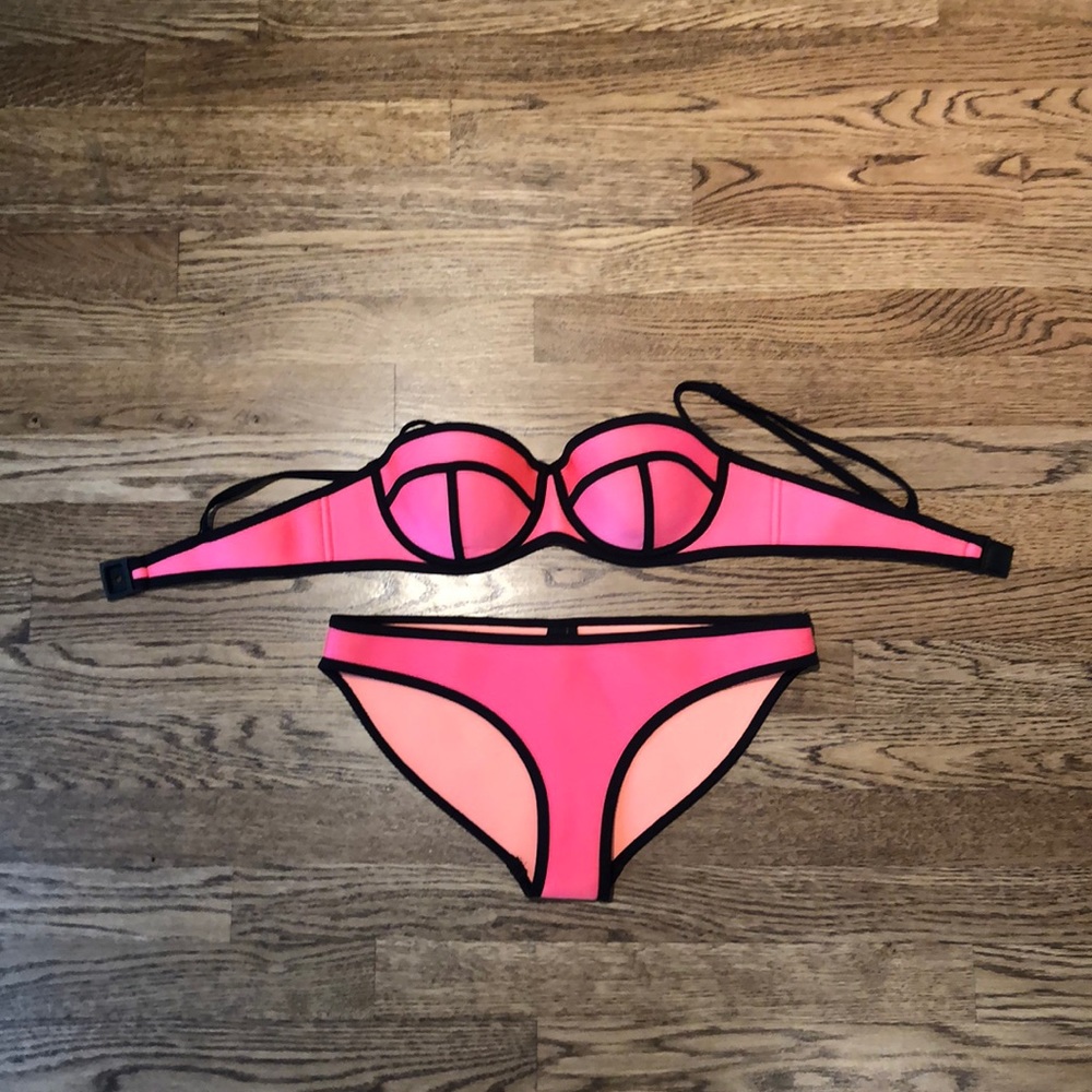 Triangl bikini top and bottom, barely worn